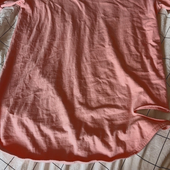 🍂2/$30🍂 AMNESIA longline curved hem distressed tee - Picture 6 of 7